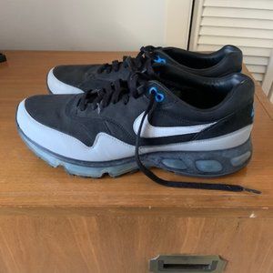 Nike Air Max 360 Shoes (size 12, like new)